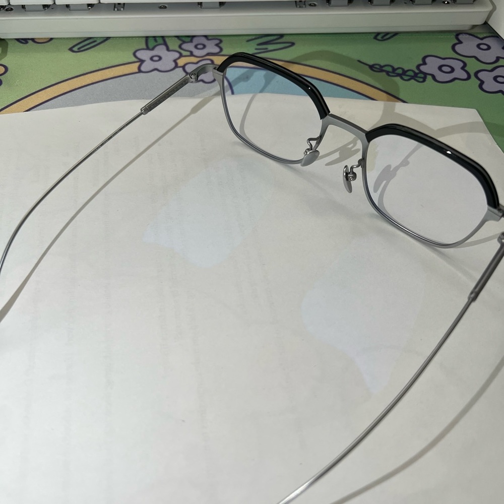 Titanium optical frame - Picture 4 of 7